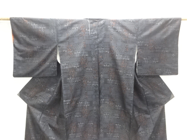  花器模様織り出し本場泥大島紬着物